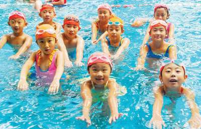 lợi ích của bơi lội đối với trẻ em