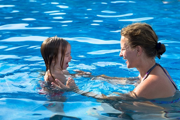 Tâm lý sợ nước ảnh hưởng rất nhiều đến việc học bơi của bạn