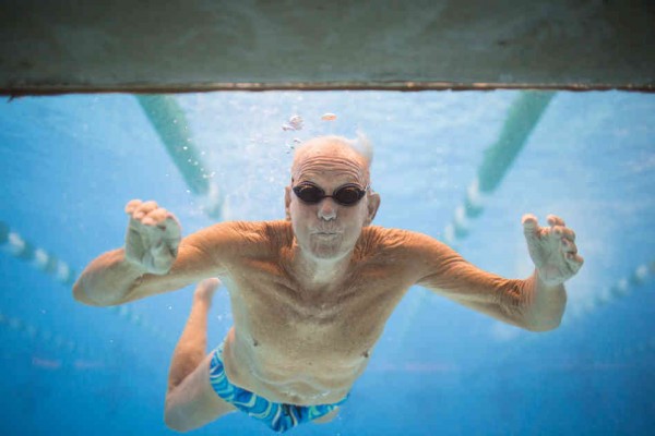 Tập bơi lội tốt cho người cao tuổi