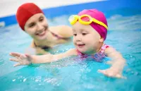 Học bơi cho trẻ em