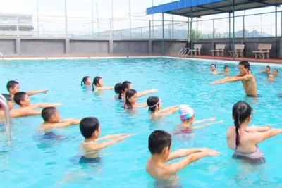 Dạy bơi sải cho trẻ em