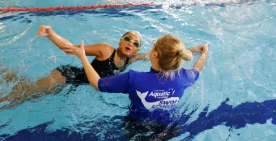 Lớp học bơi cho người lớn uy tín tại Hà Nội