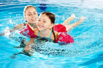 Lớp học bơi chuyên nghiệp cần đáp ứng điều gì?