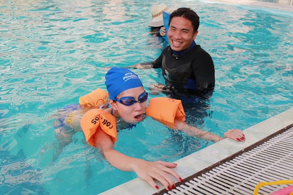 Trung tâm dạy bơi 1 kèm 1 chất lượng tại Hà Nội